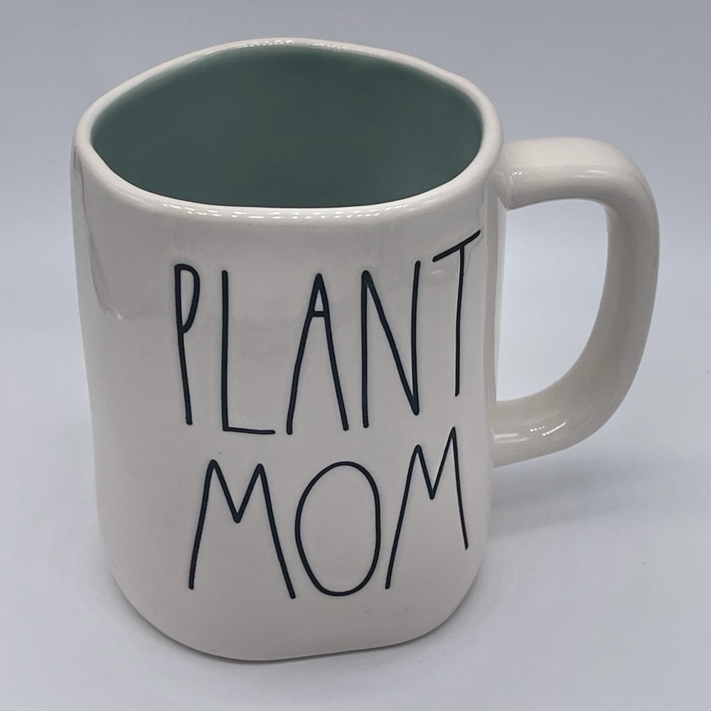 #RaeDunn LL Mug “PLANT MOM”
